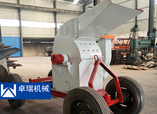 移動(dòng)木材粉碎機